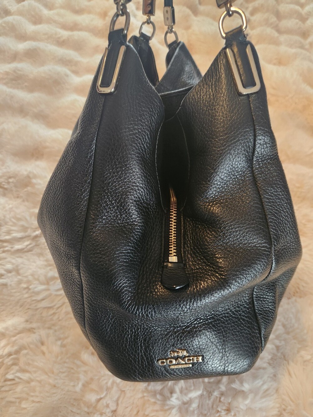 Authentic Coach Black Leather Shoulder Bag - Picture 3 of 5